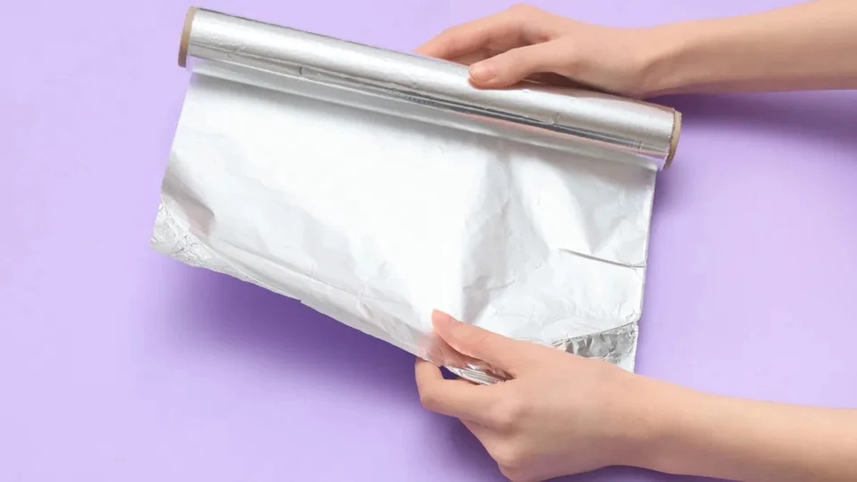 4 produkty spożywcze, których nie powinieneś pakować w folię aluminiową - odkryj dlaczego!