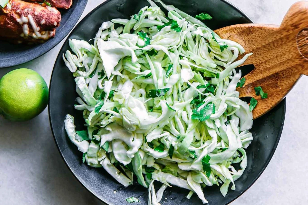 kapustazpodsmaz-extra-1.webp Kapusta z podsmażaną cebulką: Zapomnij o