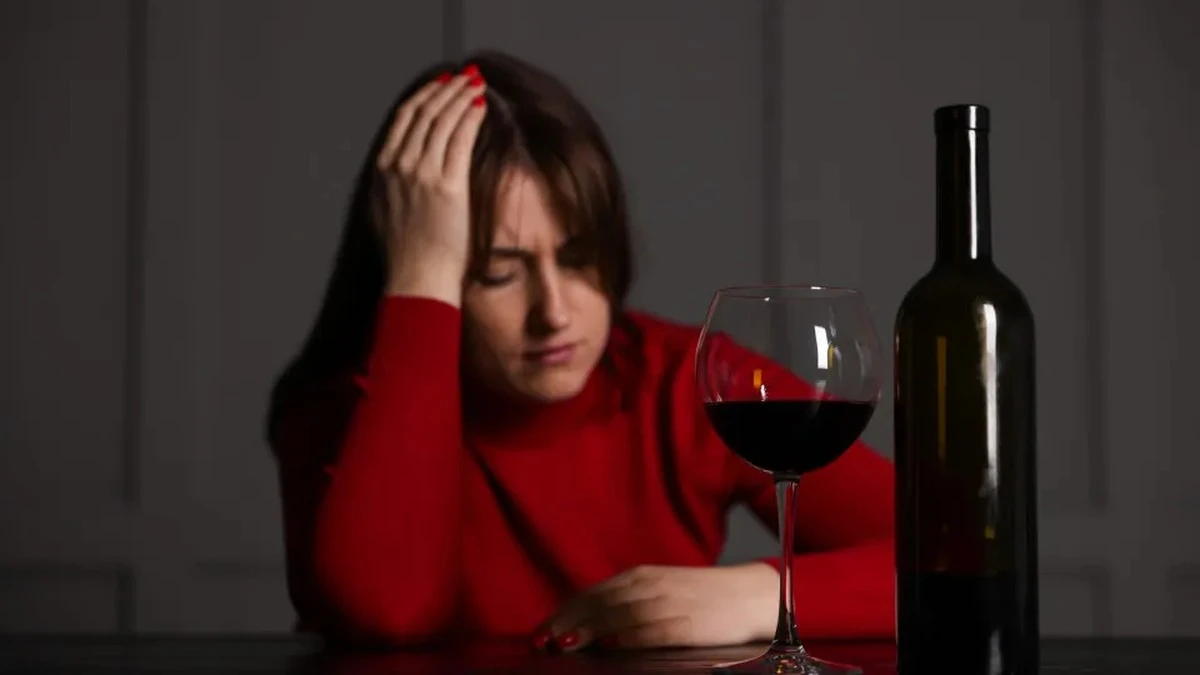 Te 5 napojów, o których istnieniu w kontekście depresji powinieneś wiedzieć (alkohol to tylko początek)