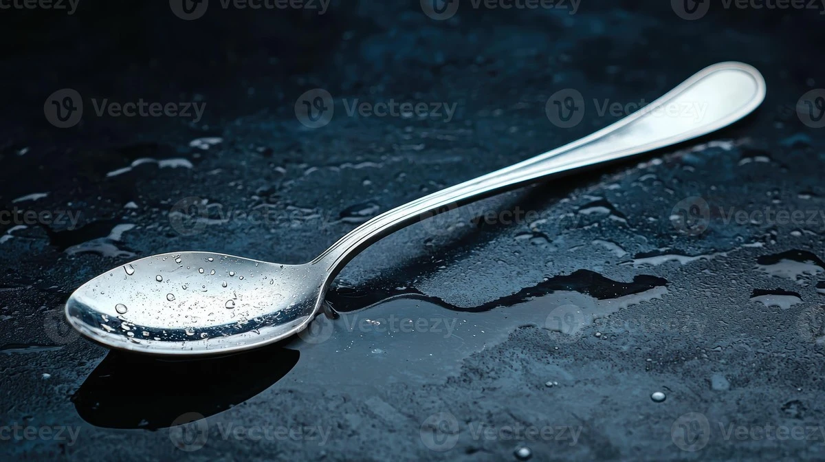 srebrnayzkawdzb-extra-1.webp Srebrna łyżka w dzbanku. Babcia wiedziała więcej, niż myślałam przez 30 lat. - image 1
