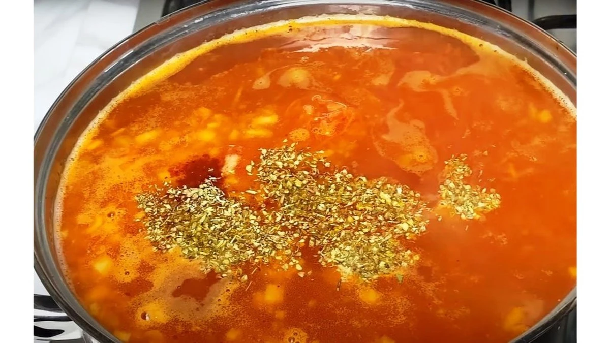 Dlaczego ta grecka zupa z 5 składników odmieniła moje zimy – mąż pytał, z jakiej restauracji zamówiłam