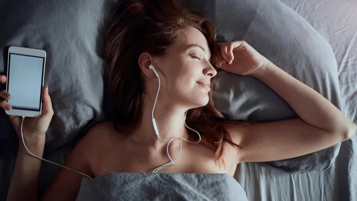Dormiesz po raz pierwszy? Ten dźwięk sprawi, że zaśniesz błyskawicznie!