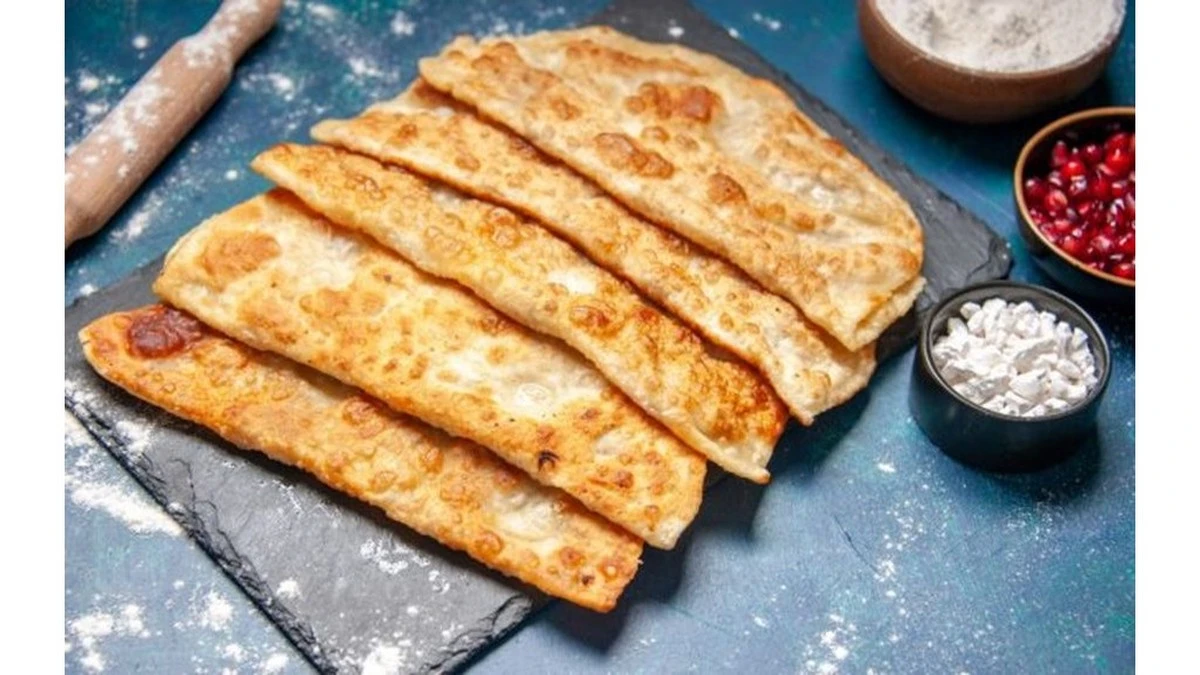 Sekret ciasta na czebureki: jeden składnik, by chrupkość była jak z piekarni