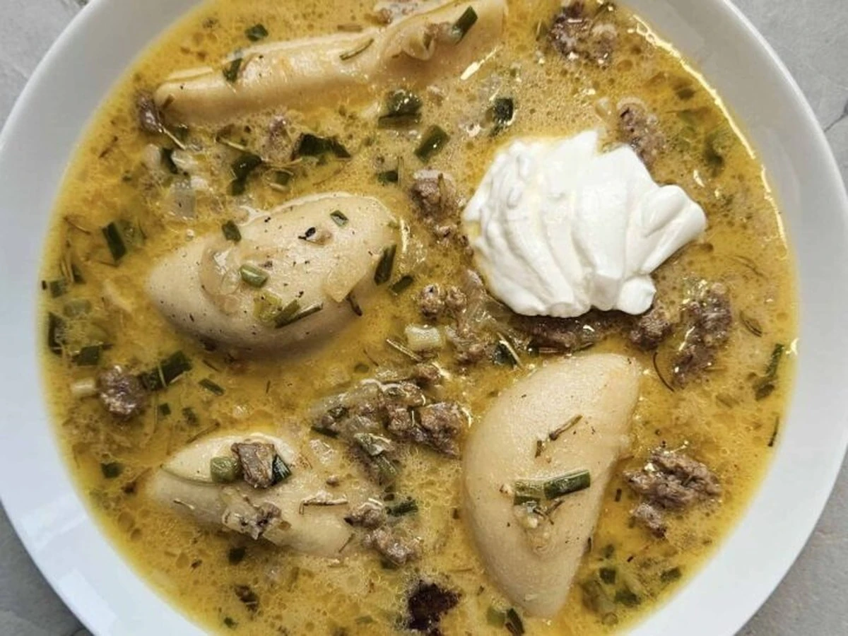 zupazpierogoww2-extra-1.webp Zupa z pierogów w 20 minut: ratunek dla zapracowanych na obiad - image 1