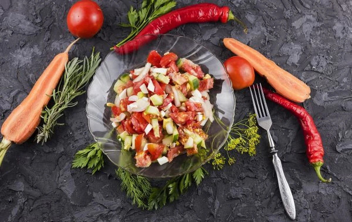 Szybkie sałatki jak sushi: 5 minut przygotowania, smak, który prosi o przepis