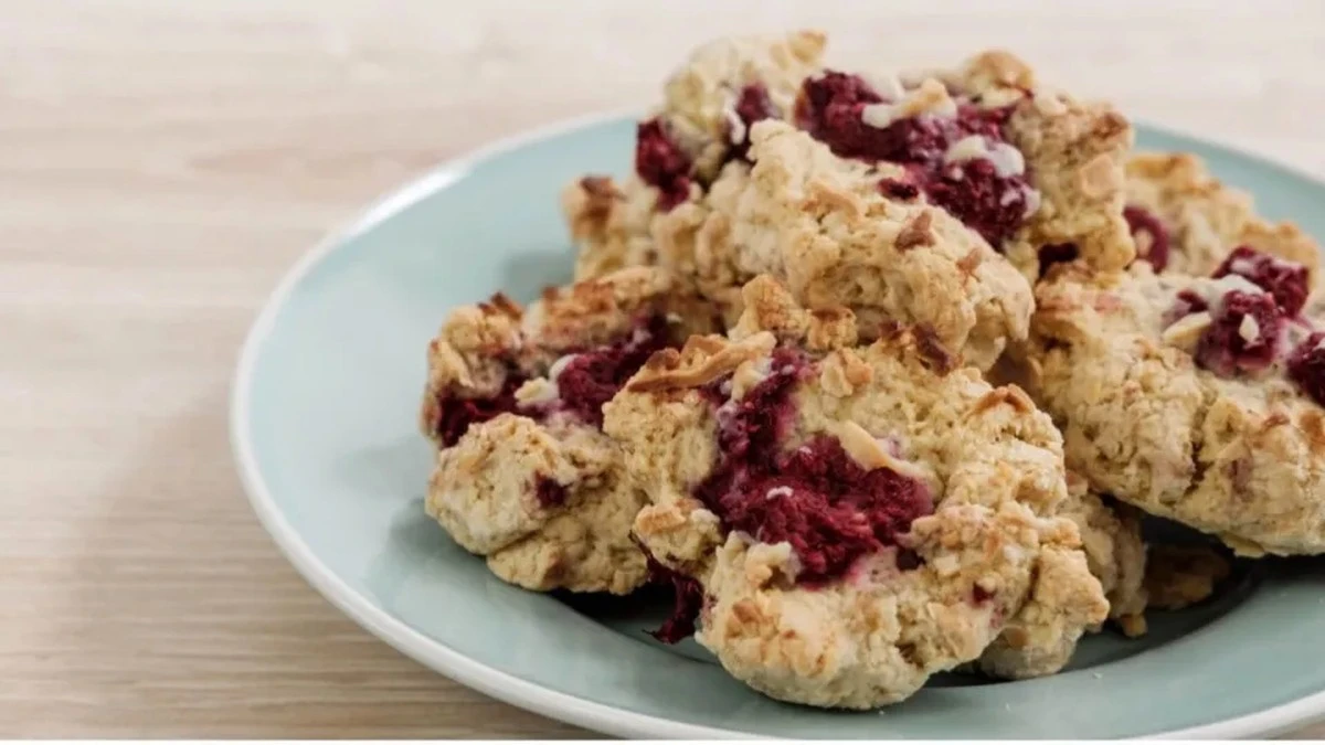 Zobacz "Bridgerton" i poczuj smak Londynu: przepisy na idealne scones