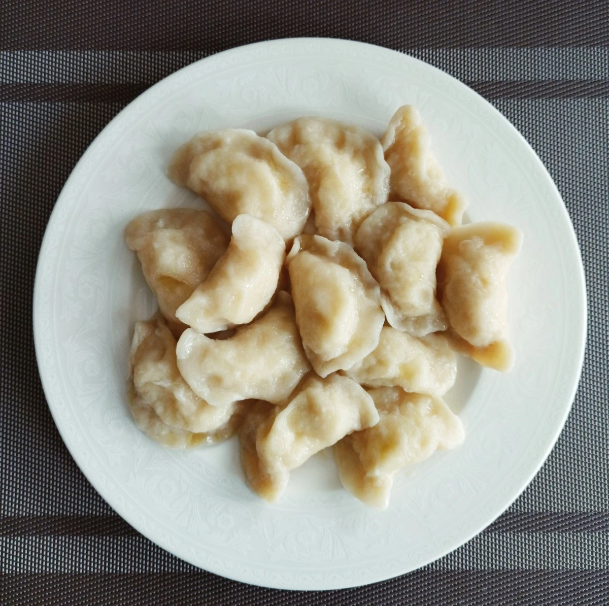 sekretidealnego-extra-1.webp Sekret idealnego bulionu do pierogów: sekretna technika, która przeniesie Cię do restauracji Michelin - image 1