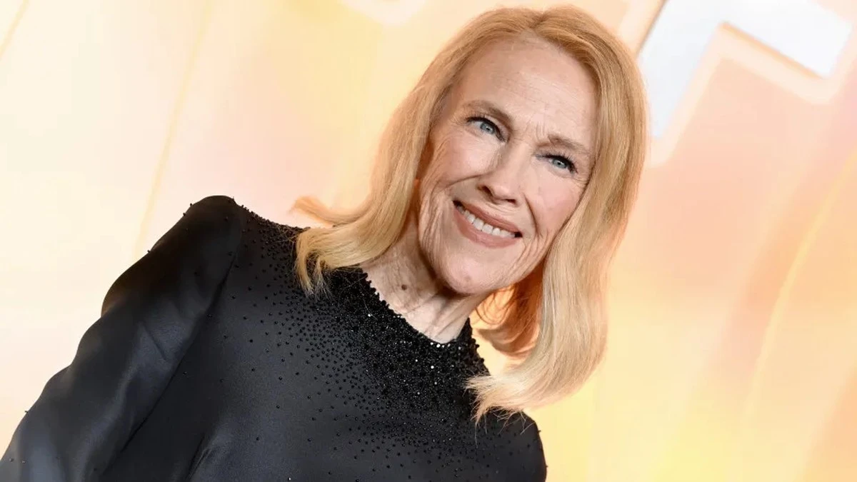Znaki, których nie wolno ignorować: Jak Catherine O’Hara zmagała się z rakiem odbytnicy