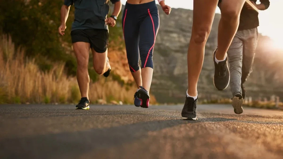 Sprawdź, ile czasu na przebiegnięcie 1,5 km potrzebujesz według wieku. Trener personalny zdradza normy.