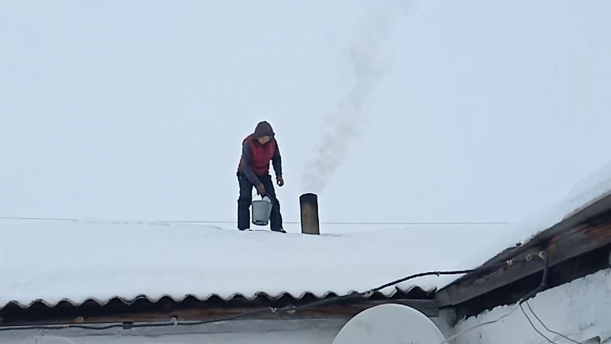 Jedna tabletka na mole do pieca – i komin jest czysty. Czemu "starc_y" palacze mieli rację?