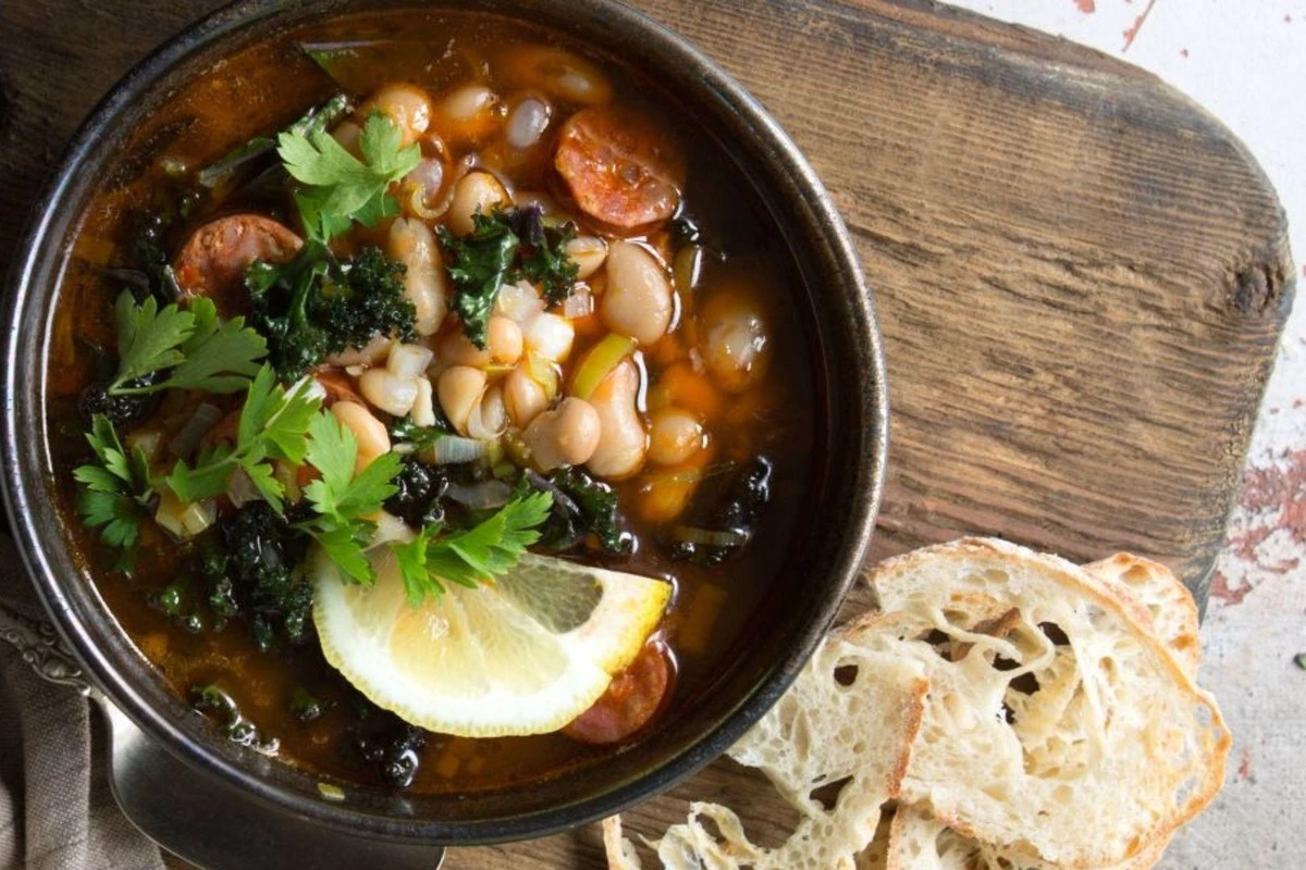 niedzielnyobiad-extra-1.webp Niedzielny obiad, który poruszy zmysły: jak przygotować tradycyjną feijoada à transmontana - image 1
