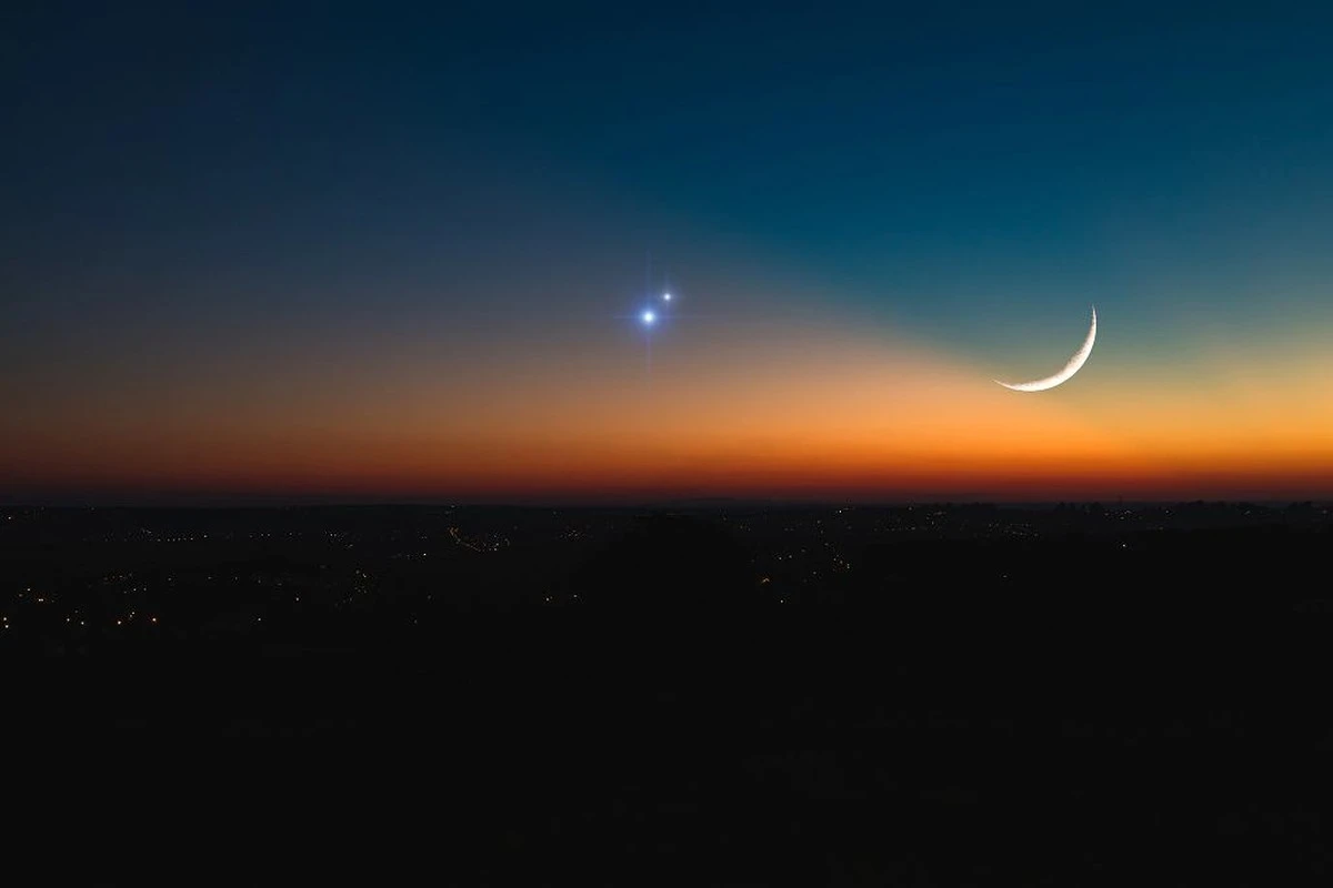niezwykezjawisk-extra-1.webp Niezwykłe zjawisko astronomiczne: Te 3 znaki zodiaku odczują transformację życia już teraz! - image 1