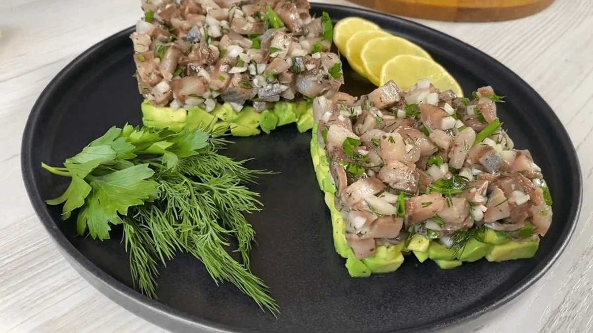 Awokado i śledź: 2 składniki, które zaskoczą Cię smakiem jak z „Masterchefa”