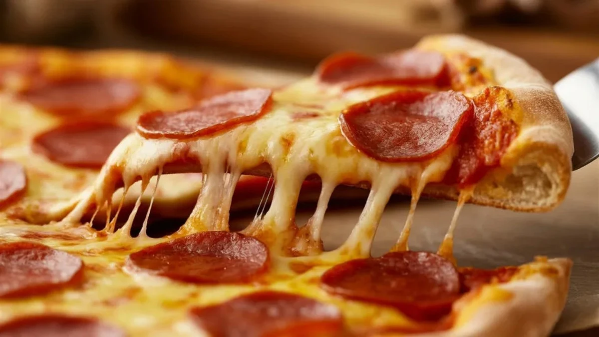 Sekret pizzy nowojorskiej: Składnik, który odmieni Twoje domowe wypieki